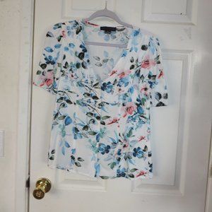 Sanctuary Soft Floral fitted blouse size S